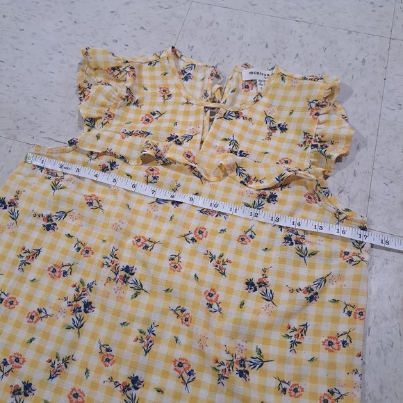 Monteau | yellow white picnic pattern with flowers cottagecore shirt - Picture 10 of 10